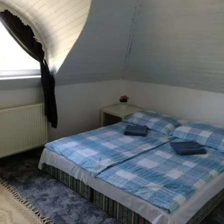 Zold Haz Apartman Lägenhet Badacsonytomaj